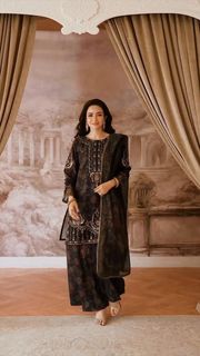 Sana Javed feet photo thumbnail