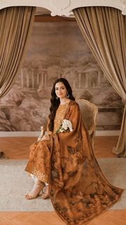 Sana Javed feet photo thumbnail