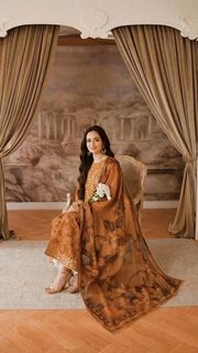 Sana Javed feet photo thumbnail