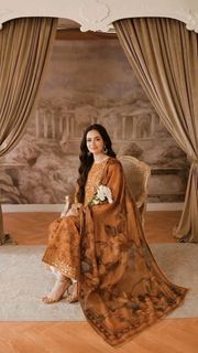 Sana Javed feet photo thumbnail