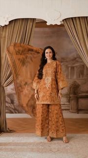 Sana Javed feet photo thumbnail