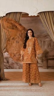 Sana Javed feet photo thumbnail