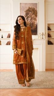 Sana Javed feet photo thumbnail