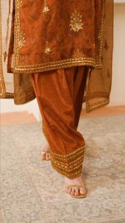 Sana Javed feet photo thumbnail