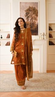 Sana Javed feet photo thumbnail