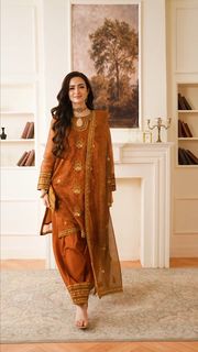 Sana Javed feet photo thumbnail