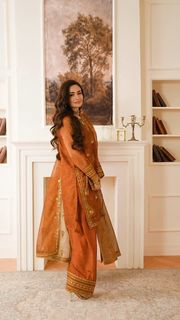 Sana Javed feet photo thumbnail