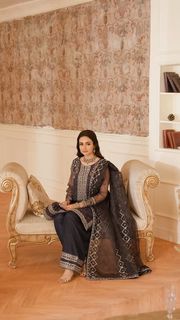 Sana Javed feet photo thumbnail