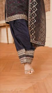 Sana Javed feet photo thumbnail