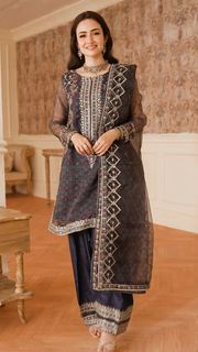 Sana Javed feet photo thumbnail