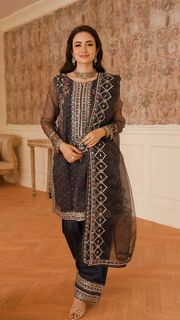 Sana Javed feet photo thumbnail