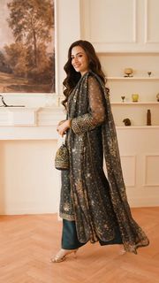 Sana Javed feet photo thumbnail