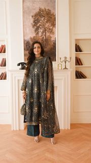 Sana Javed feet photo thumbnail