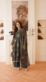 Sana Javed feet photo thumbnail