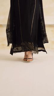 Sana Javed feet photo 14