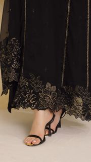 Sana Javed feet photo 12