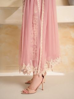 Sana Javed feet photo 10