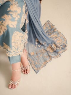 Sana Javed feet photo 4