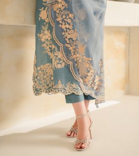 Sana Javed feet photo 18