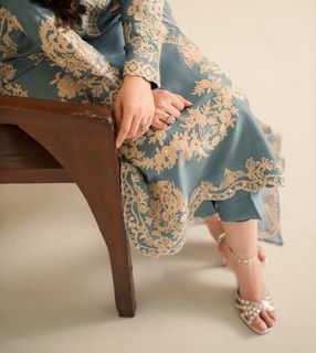 Sana Javed feet photo 17