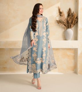 Sana Javed feet photo 16