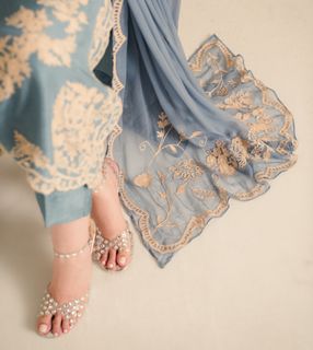 Sana Javed feet photo 14