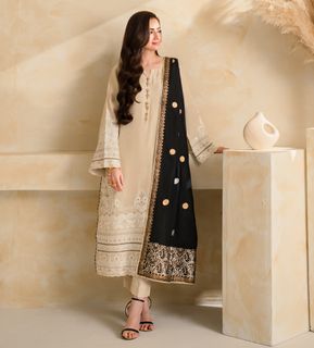 Sana Javed feet photo 11