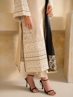 Sana Javed feet photo 4