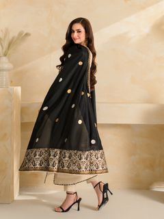 Sana Javed feet photo 2