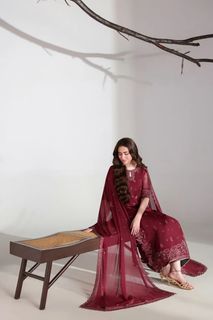 Sana Javed feet photo 9