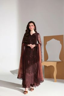 Sana Javed feet photo 17