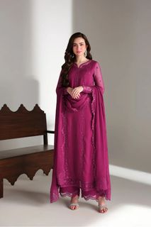 Sana Javed feet photo 14