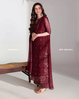 Sana Javed feet photo 13