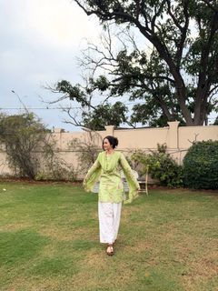 Sana Javed feet photo 3