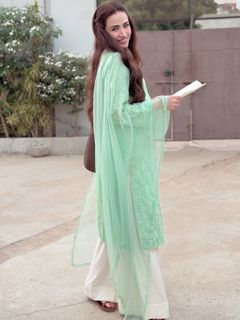 Sana Javed feet photo 2