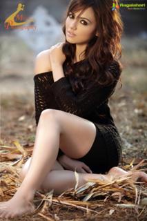 Sana Khan feet photo thumbnail