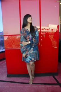 Sana Khan feet photo thumbnail