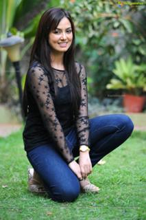 Sana Khan feet photo thumbnail