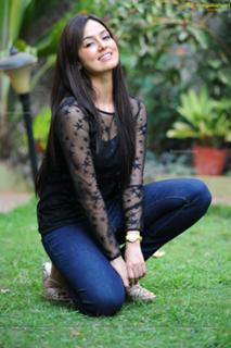 Sana Khan feet photo thumbnail