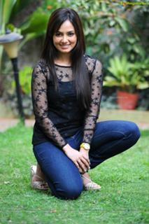 Sana Khan feet photo thumbnail