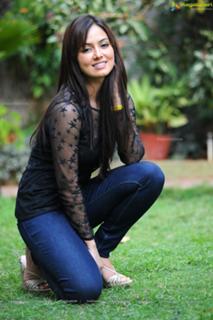 Sana Khan feet photo thumbnail