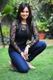 Sana Khan feet photo thumbnail