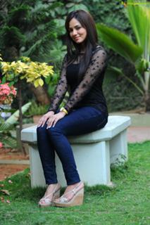 Sana Khan feet photo thumbnail