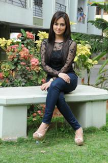 Sana Khan feet photo thumbnail