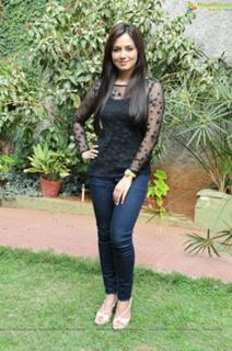 Sana Khan feet photo thumbnail