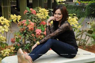 Sana Khan feet photo thumbnail