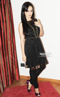 Sana Khan feet photo thumbnail