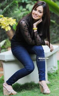 Sana Khan feet photo thumbnail