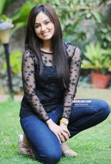 Sana Khan feet photo thumbnail