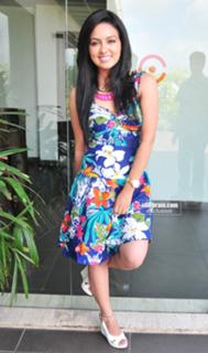 Sana Khan feet photo thumbnail